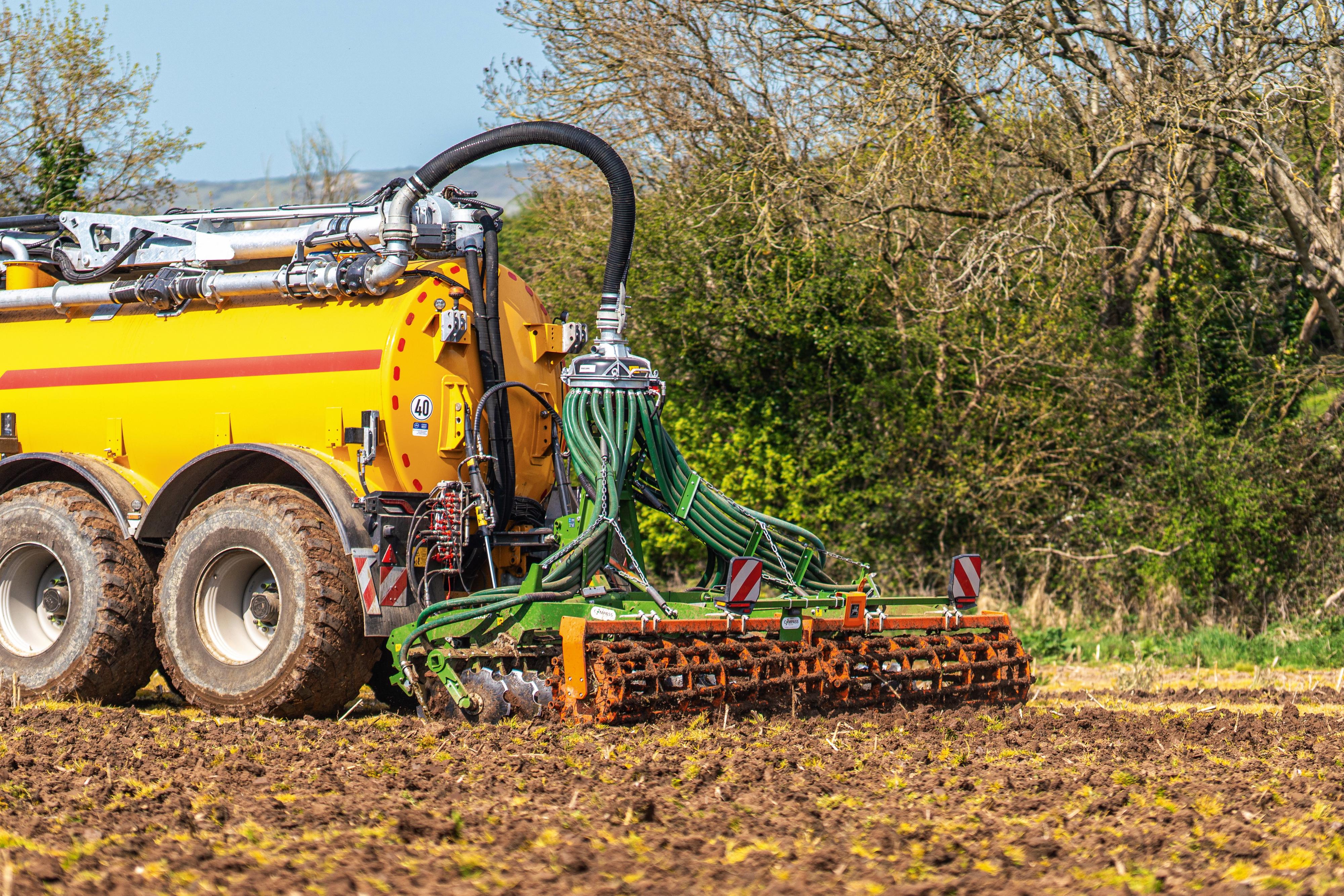 CatrosPro5003_Veenhuis_Fendt_d0_dt_DSC07043_d1_250604_Ausschnitt