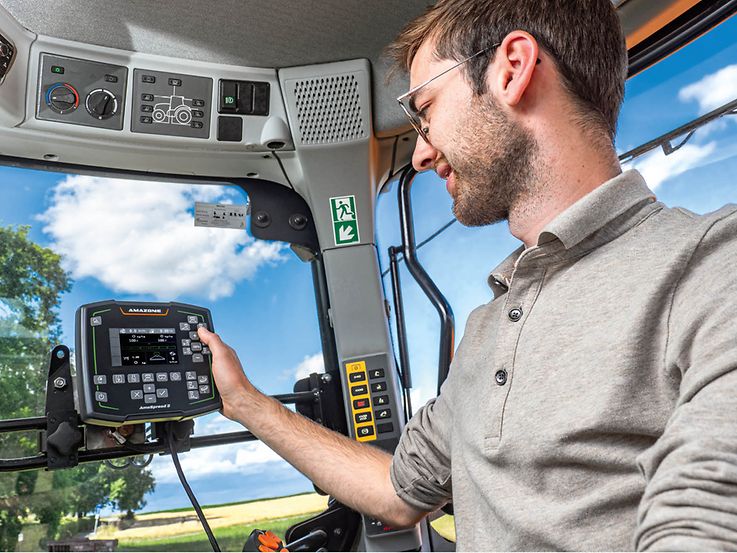 ZA-V Profis Control (2) Feldheld-JH_d0_kw_P7143123_d1_220809_CMS